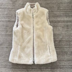 DC furry vest snow size medium